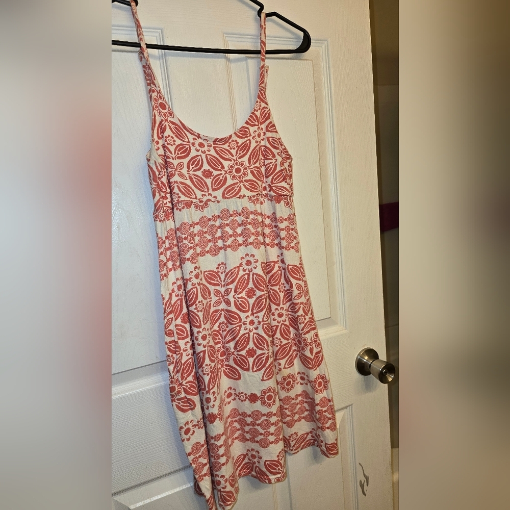 Roxy dress size xs white with orange flowers tropical vibes very cute
